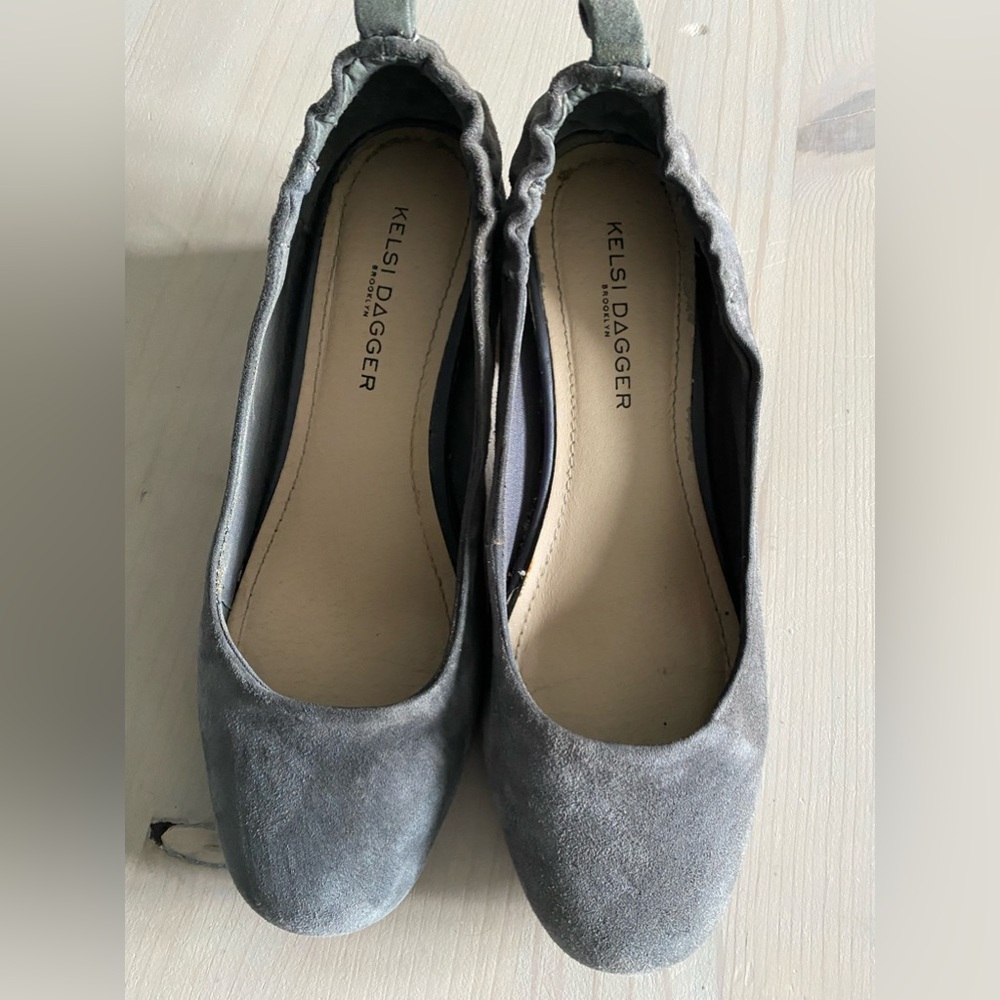 Kelsi Dagger grey block heels in sz 6
